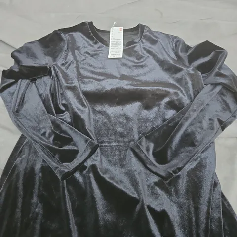 UNIQLO WOMEN’S SOFT VELOUR DRESS – BLACK – SIZE 9 