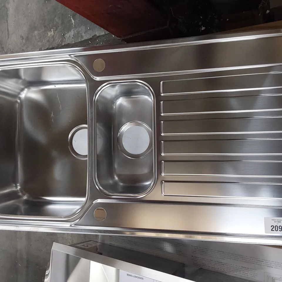 STAINLESS STEEL REVERSIBLE 1.5 BOWL SINK & DRAINER