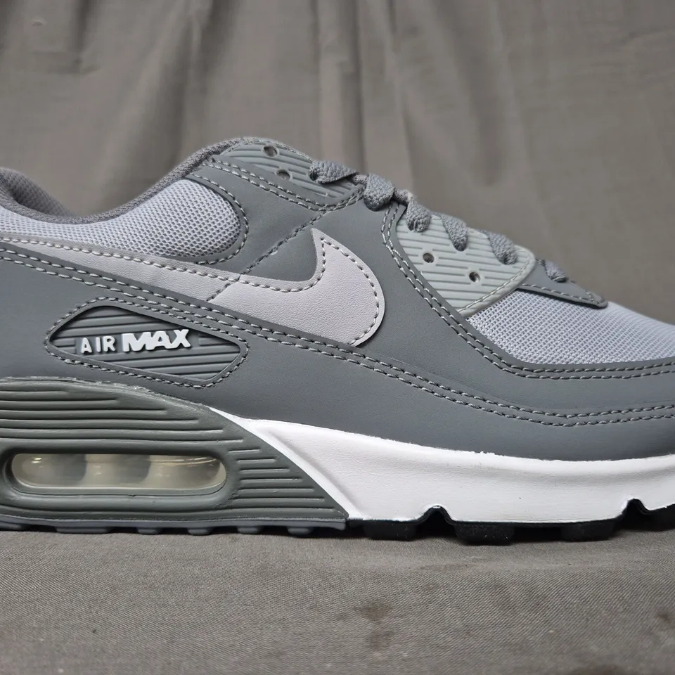 BOXED PAIR OF NIKE AIR MAX 90 SHOES IN GREY UK SIZE 9.5