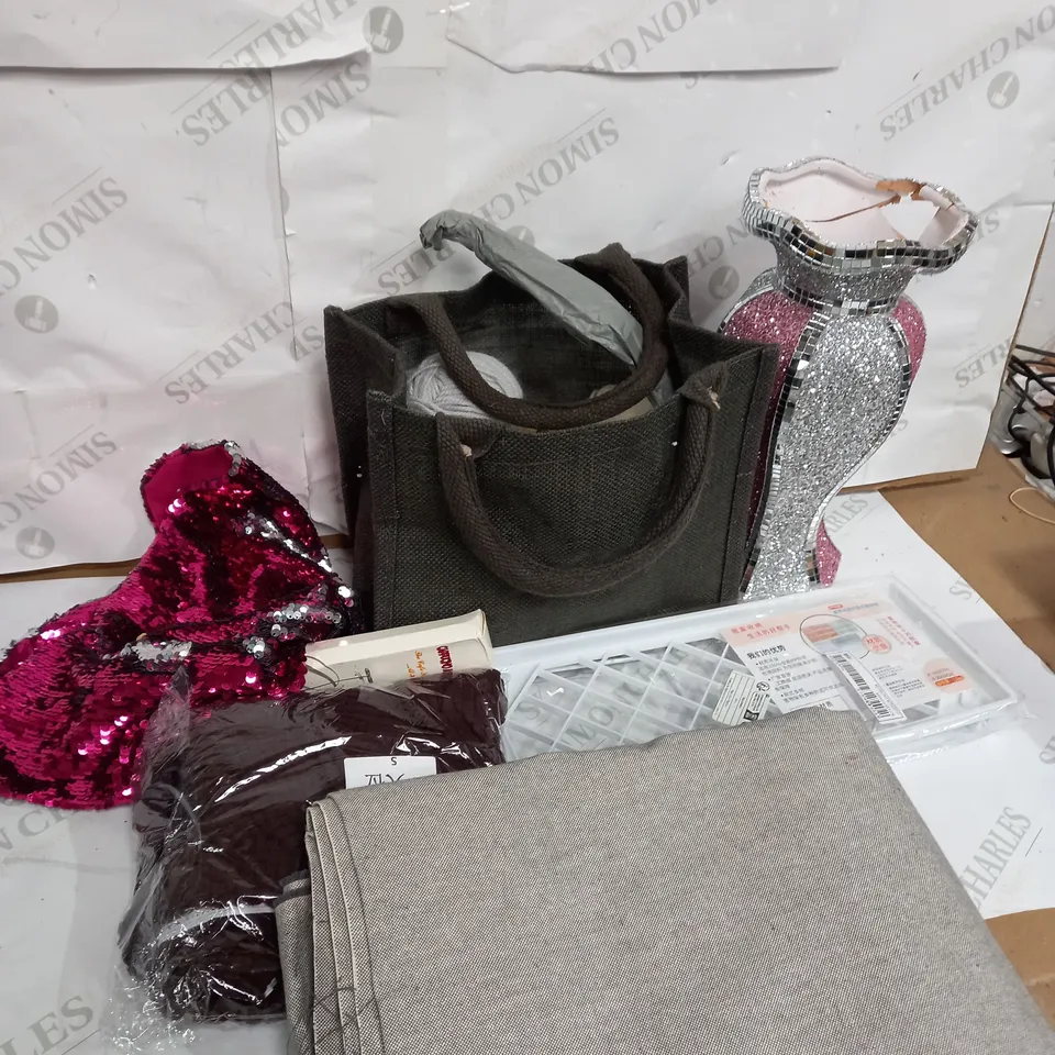 LOT OF ASSORTED HOUSEHOLD ITEMS