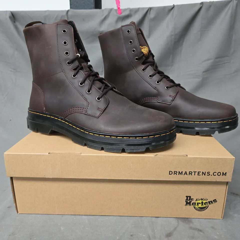 BOXED PAIR OF DR MARTENS COMBS LEATHER ANKLE BOOTS IN DARK BROWN UK SIZE 13