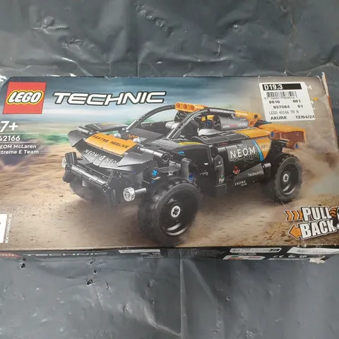 LEGO TECHNIC NEOM MCLAREN EXTREME E TEAM PULL BACK TRUCK