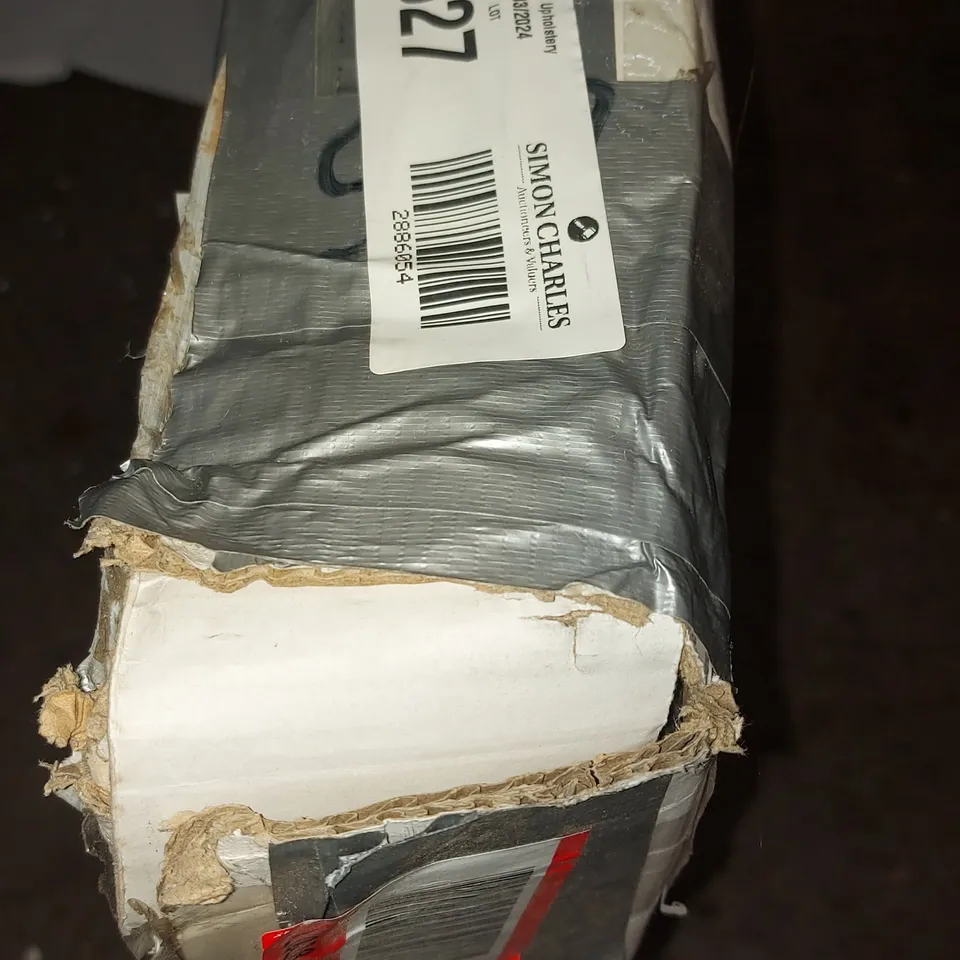 BOXED LOURDES VERTICAL FLAT PANEL PETRA DOUBLE RADIATOR WHITE (1 BOX)