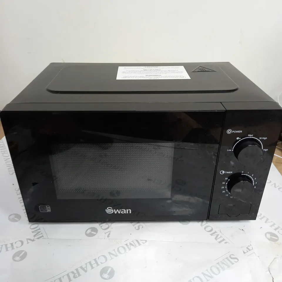 UNBOXED SWAN 20L 700W MANUAL MICROWAVE RRP £54