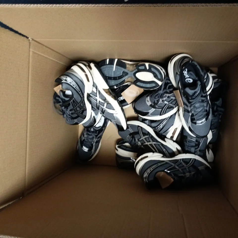 BOX OF APPROXIMATELY 10 PAIRS OF FOOTWEAR TO INCLUDE: ASICS GREY TRAINERS AND FUT BOOTS