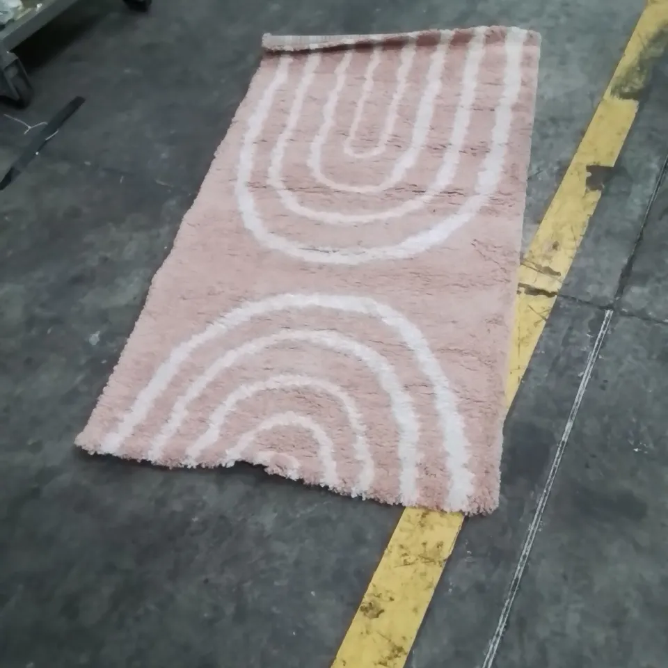 QUALITY DESIGNER AREA RUG - APPROXIMATELY 150X79