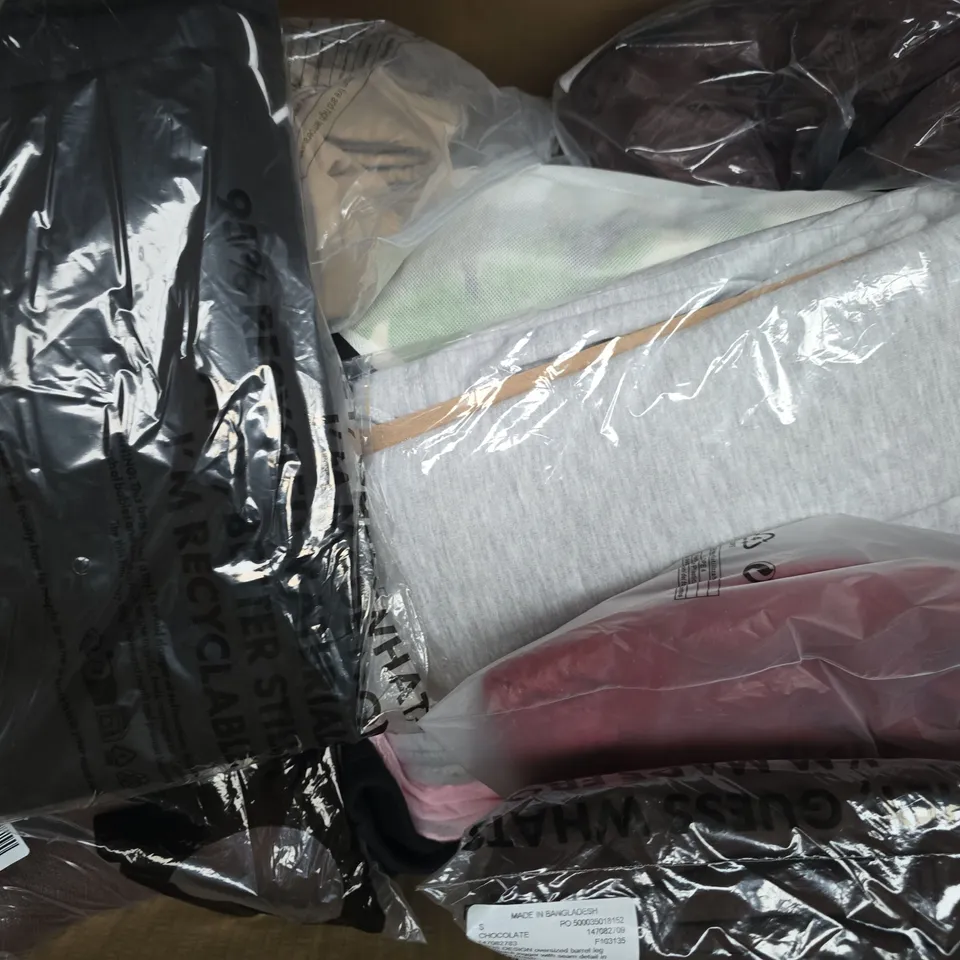 APPROXIMATELY 20 ASSORTED CLOTHING AND FASHION PRODUCTS IN VARIOUS STYLES AND SIZES - COLLECTION ONLY