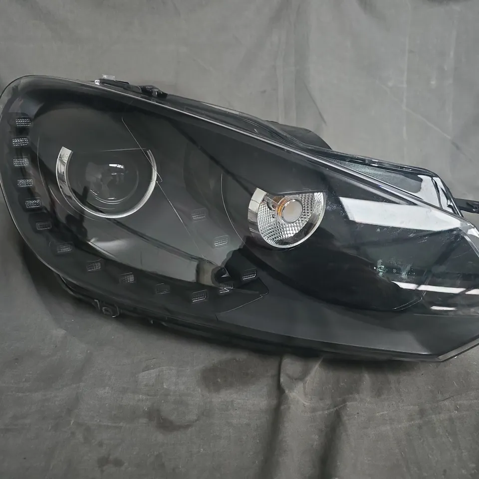 Car Headlight Assembly with LED DRL – Black Housing