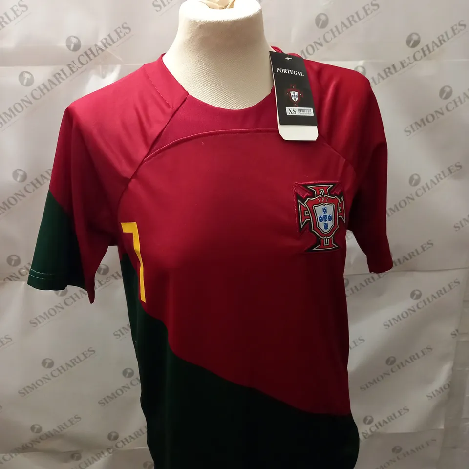PORTUGAL FC FULL KIT WITH RONALDO 7 ON THE BACK SIZE XS