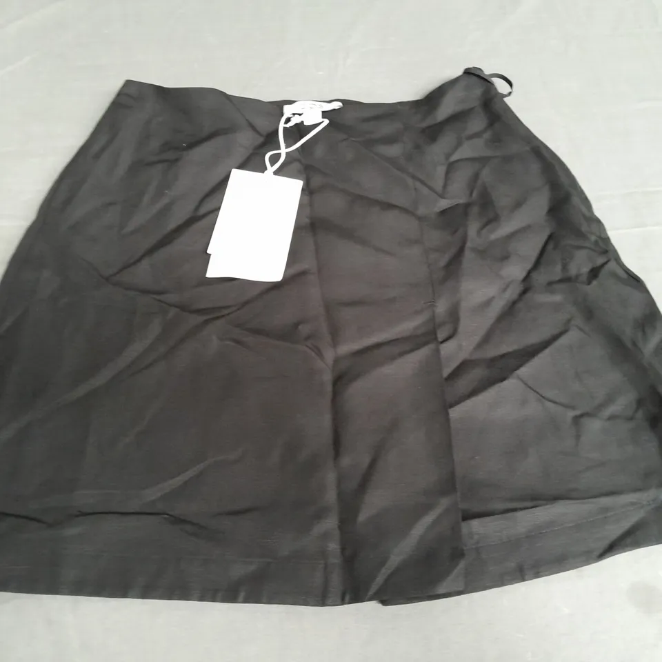 COS BLACK MINI SKIRT - UK 8