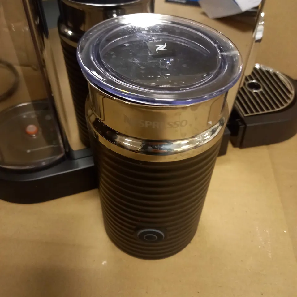 NESPRESSO CITIZ CHROME & MILK