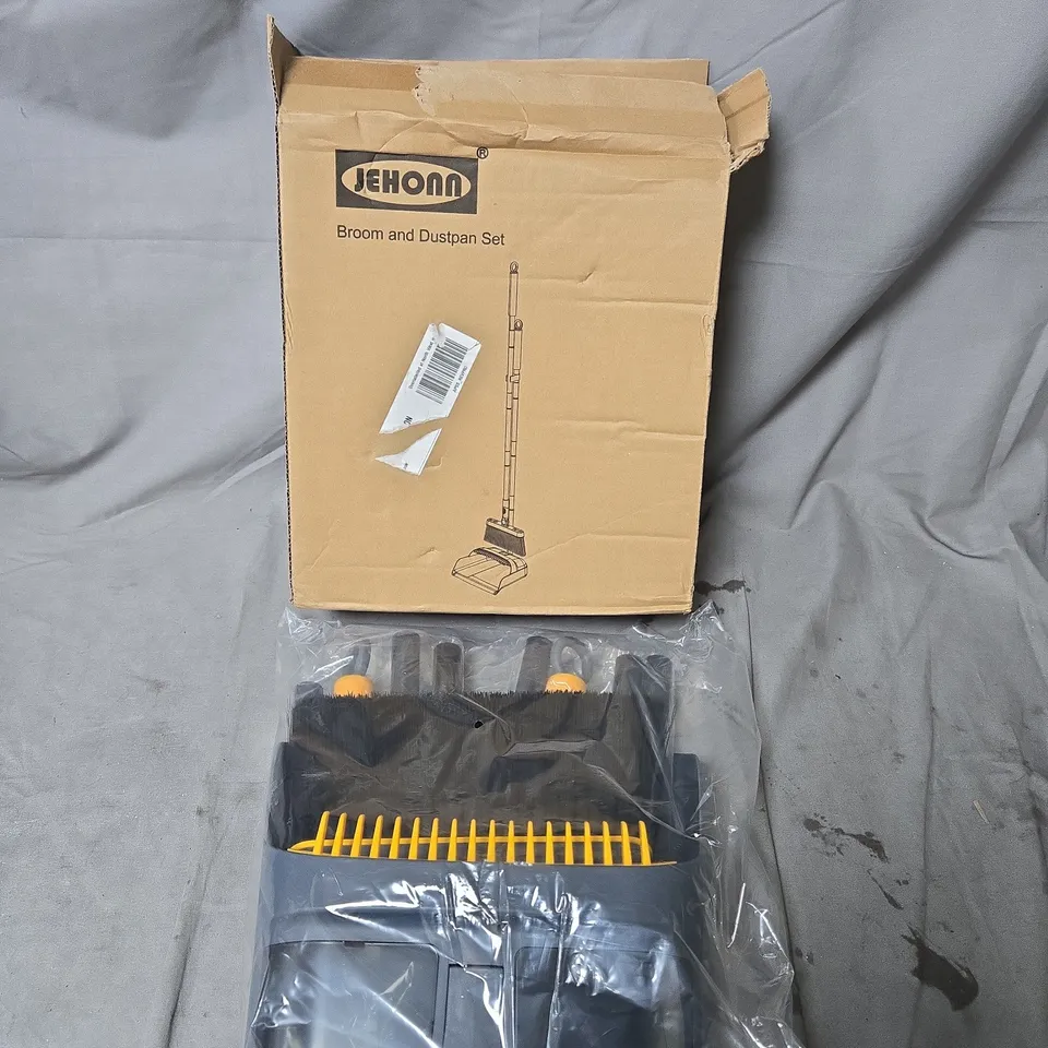 BROOM AND DUSTPAN SET – BLACK WITH YELLOW BRISTLES