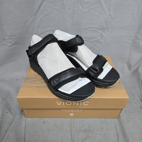 BOXED VIONIC WALK MAX SANDALS IN BLACK - 6