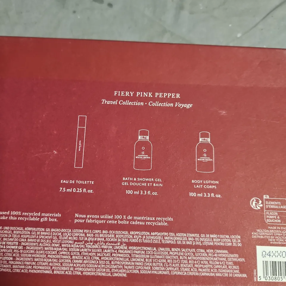 MOLTON BROWN FIERY PINK PEPPER TRAVEL COLLECTION – EAU DE TOILETTE 7.5ML + BATH & SHOWER GEL 100ML + BODY LOTION 100ML – BOXED SET
