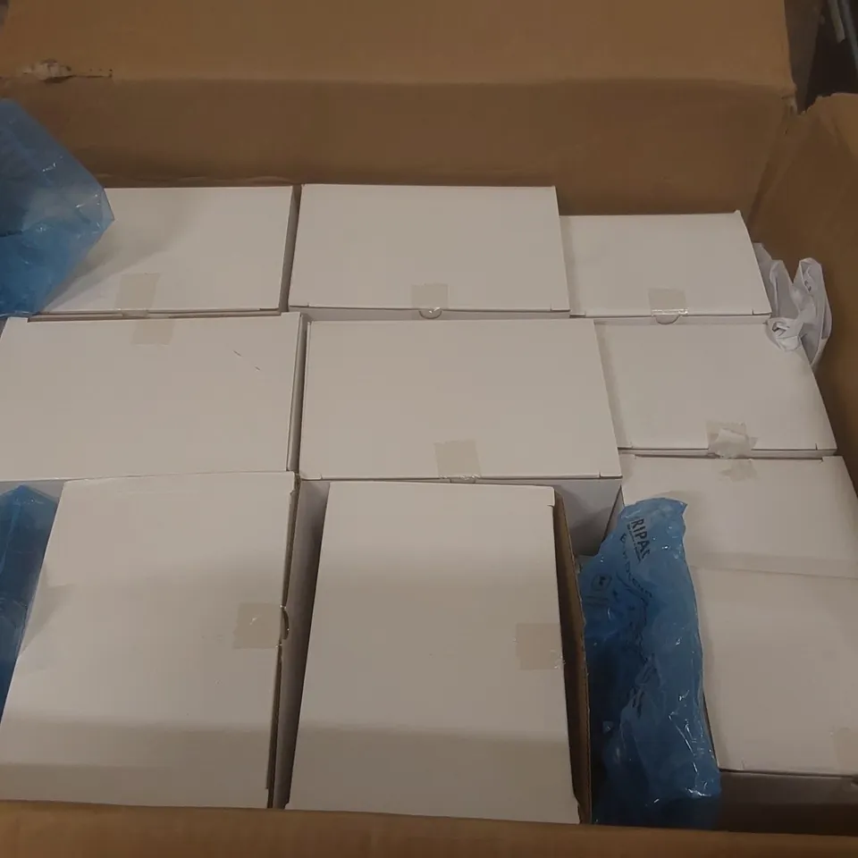 BOX CONTAINING APPROXIMATELY 10x ASSORTED EUROPA 4 POLE ENCLOSED DISCONNECTORS
