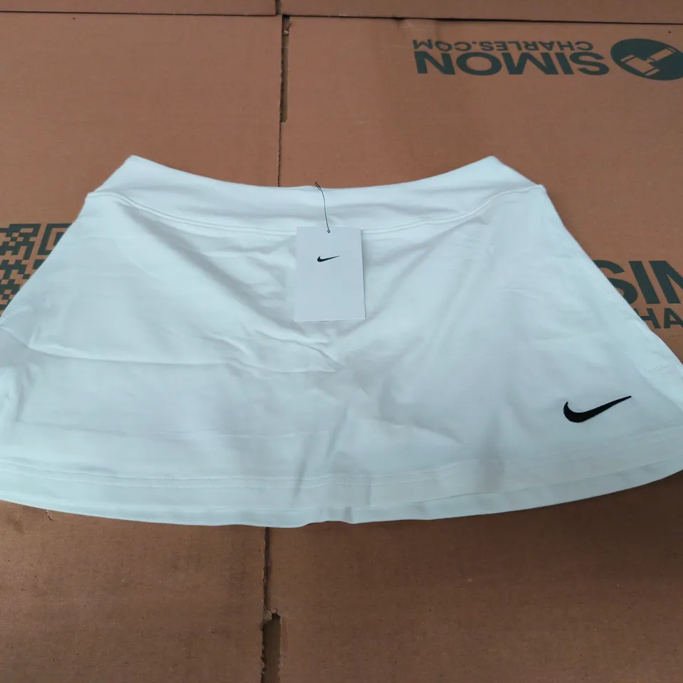 NIKE WOMEN'S WHITE TRAINING SKORT - SIZE S