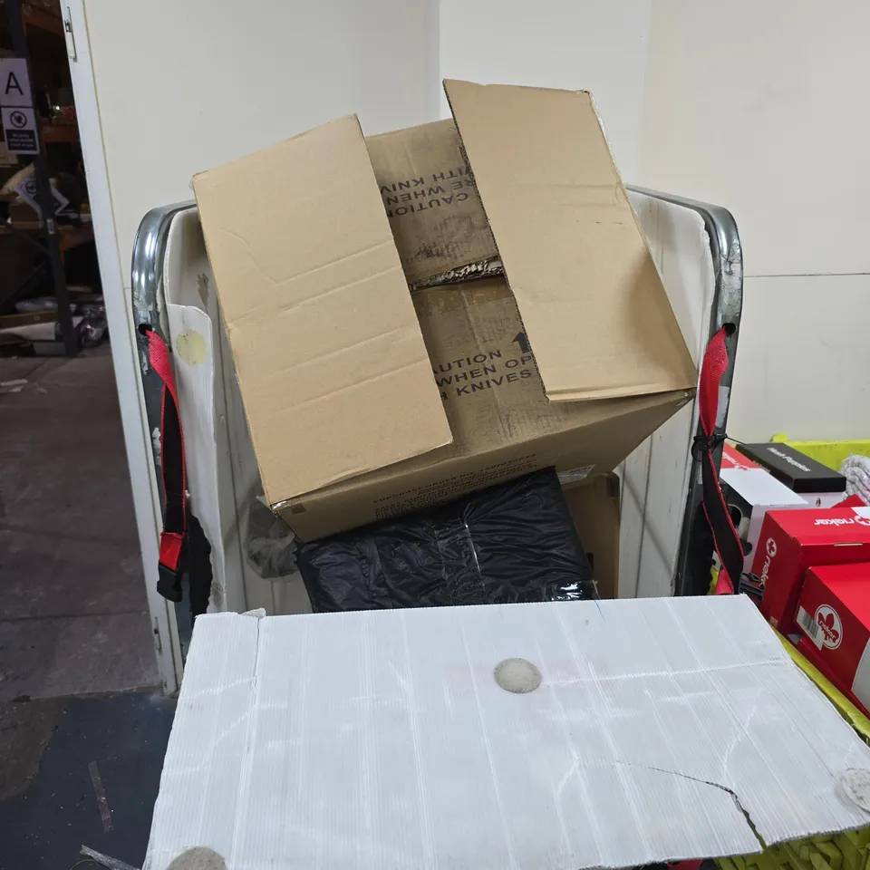 CAGE OF APPROXIMATELY 12 ASSORTED ITEMS TO INCLUDE PILLOW ETC