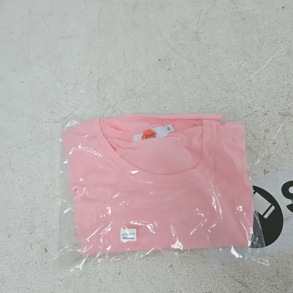 BOX OF APPROXIMATELY 20 ASSORTED ITEMS TO INCLUDE: & MAISI PINK T SHIRT