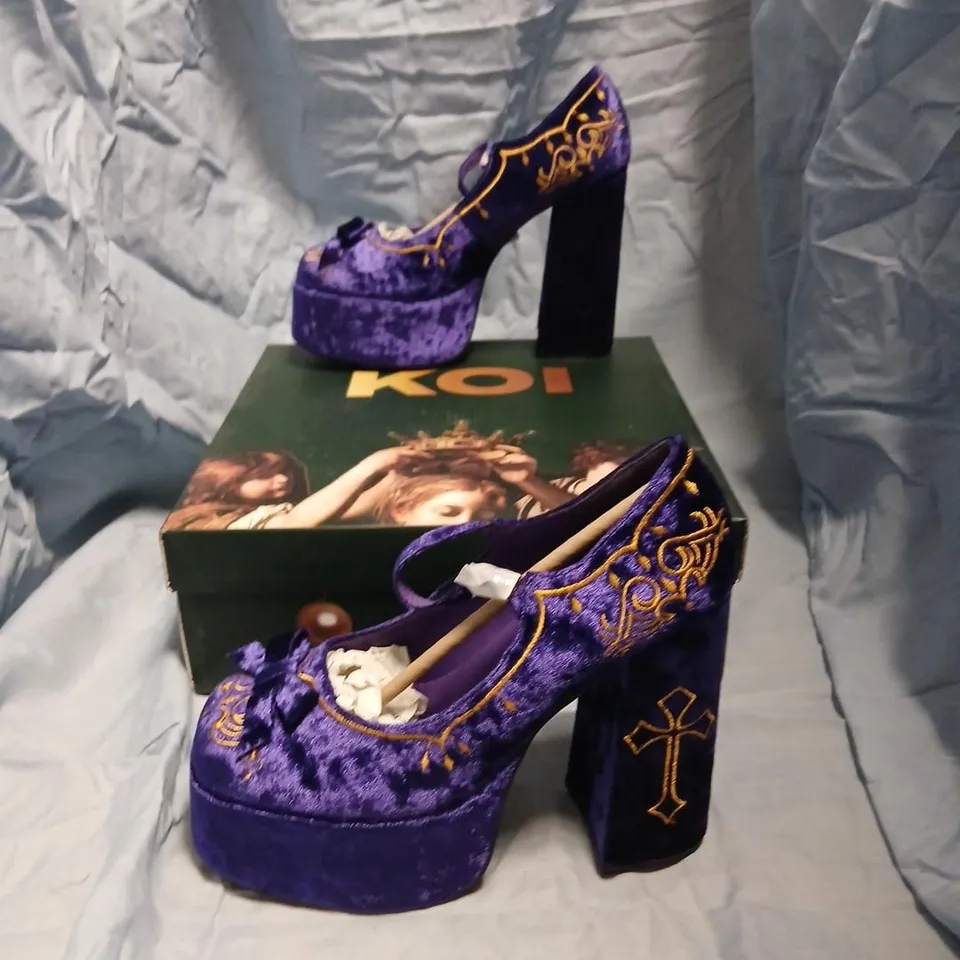 KOI ROYAL MANOR VELVET PLATFORM HEELS – PURPLE, UK8