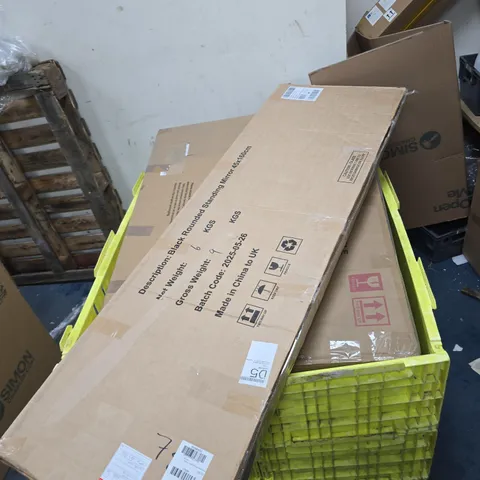 PALLET OF APPROXIMATELY 7 BROKEN MIRRORS/GLASS ITEMS