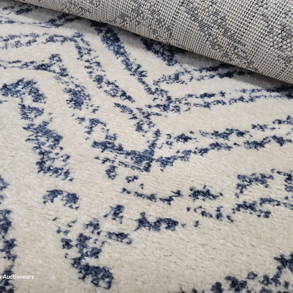 LORELAI BLUE/WHITE RUG 6' ROUND