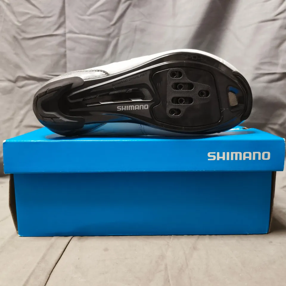 BOXED PAIR OF SHIMANO CYCLING SHOES IN WHITE SIZE EU 37