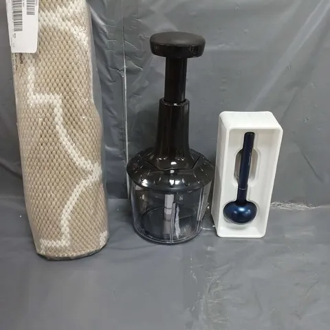 BOX OF APROX 15 ITEMS TO INCLUDE - SMALL RUG - FOOD BLENDER - SMARTBUD PLUS /COLLECTION ONLY