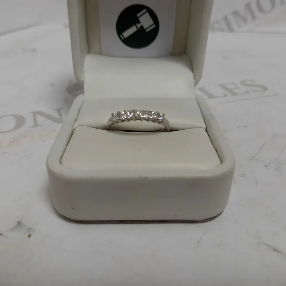 DESIGNER 18CT WHITE GOLD SEVEN STONE HALF ETERNITY RING SET WITH PRINCESS CUT DIAMONDS