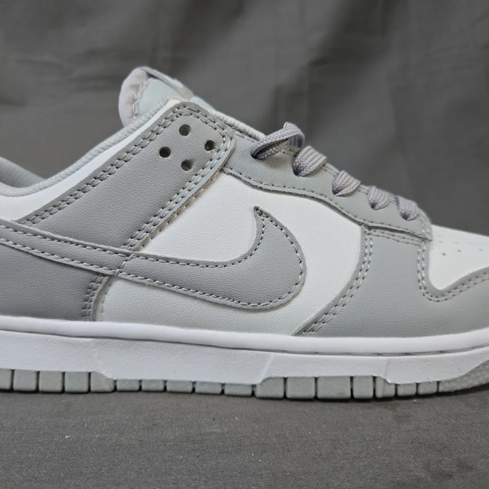 BOXED PAIR OF NIKE DUNK LOW RETRO SHOES IN GREY/WHITE UK SIZE 5.5