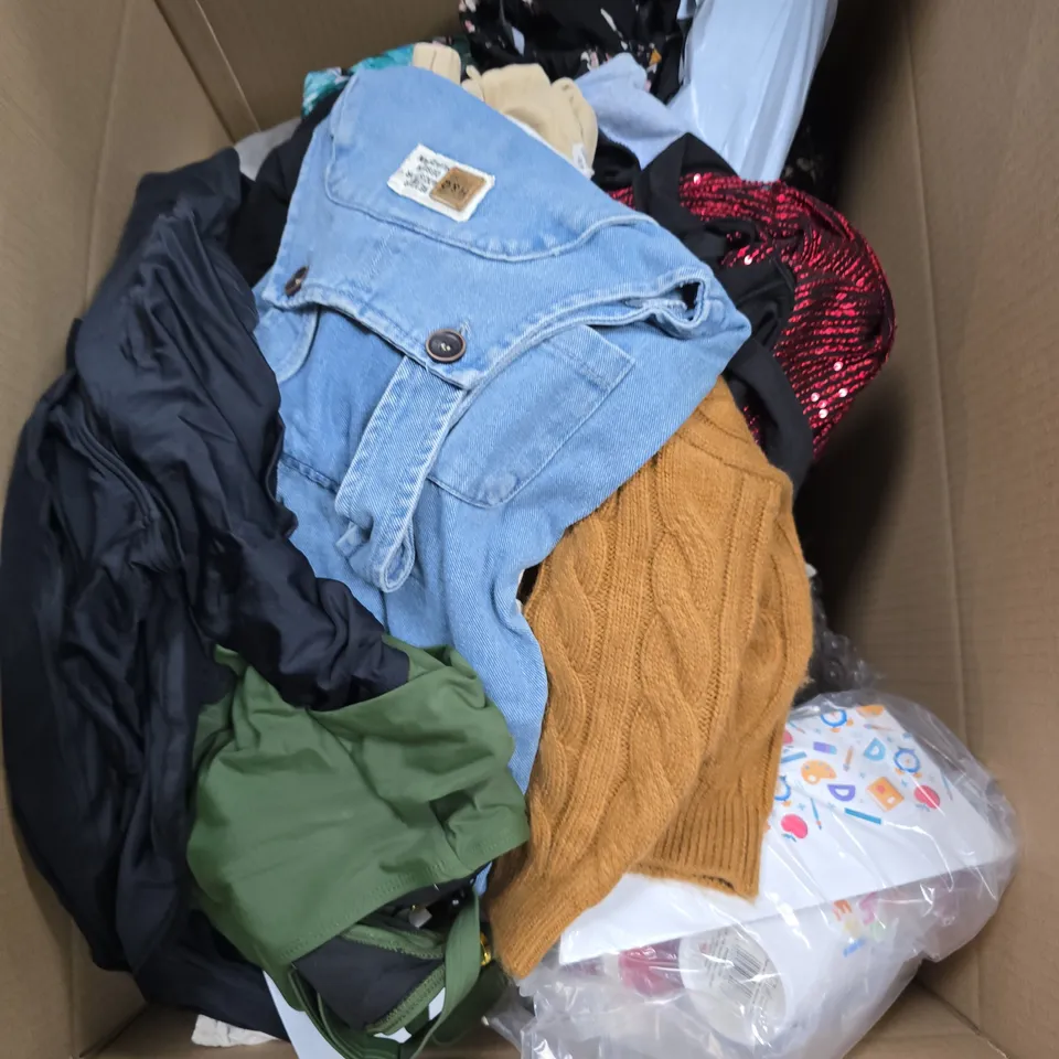 LARGE BOX OF APPROX 15 ASSORTED HOUSEHOLD ITEMS