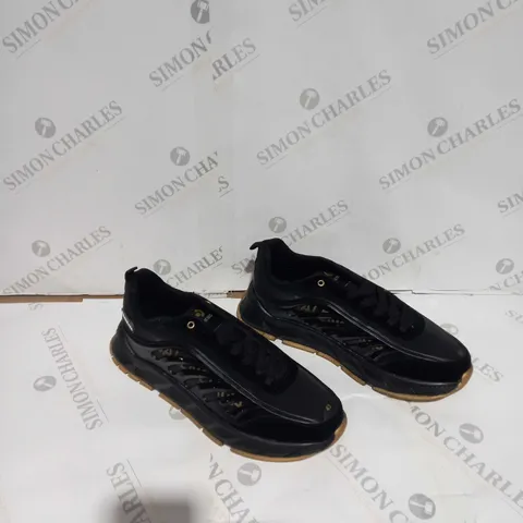 UNBOXED PAIR OF BALENCIAGA UK 4.5