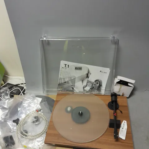 BOXED PRO-JECT TURNTABLE 