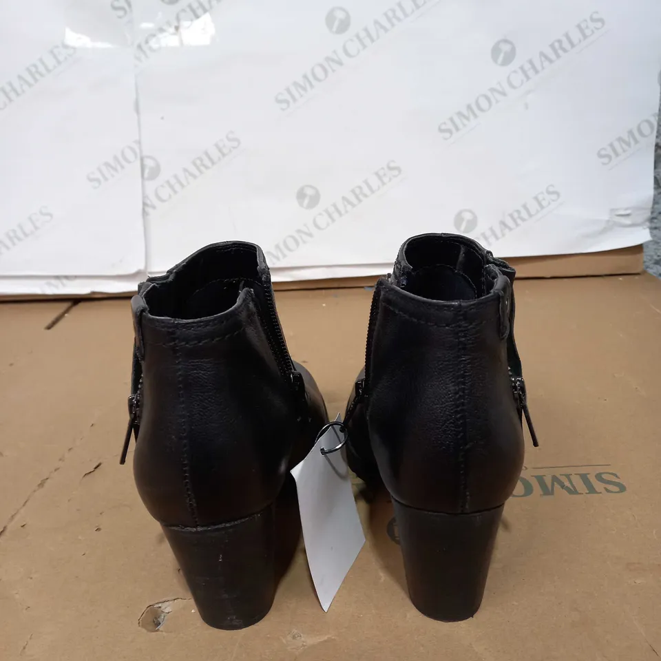CLARKS ARTISAN HEELED BOOTS SIZE UK 3.5