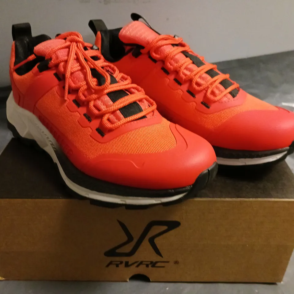 BOXED PAIR OF RVRV TRAINERS IN ORANGE/BLACK UK SIZE 6