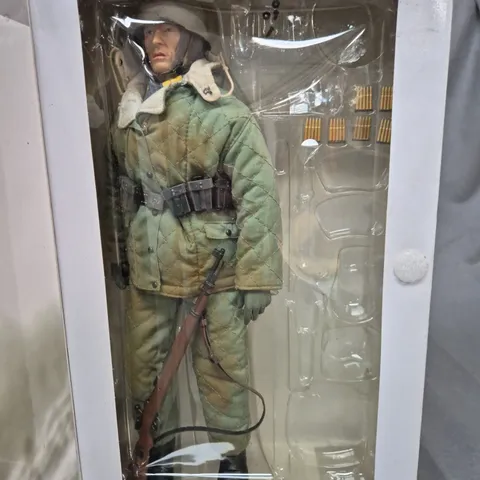 WW2 LUFTWAFFE GROUND INFANTRYMAN WITH WINTER SUIT