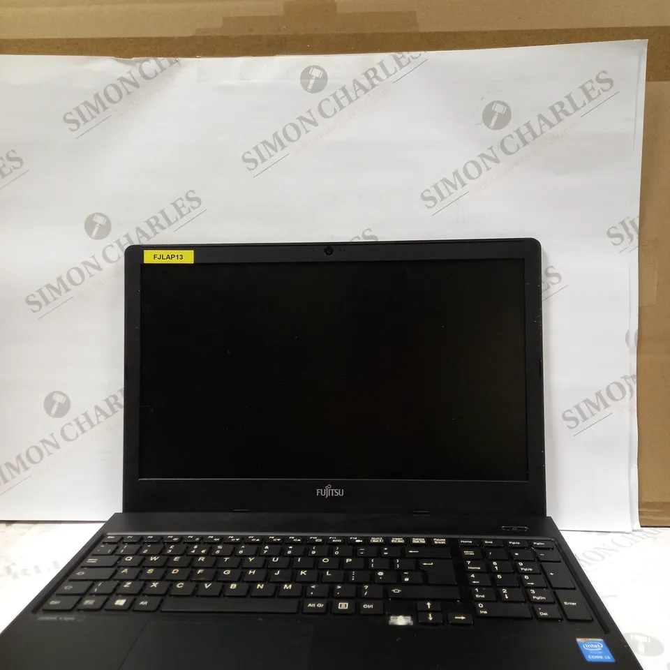 FUJITSU LIFEBOOK AH555 LAPTOP IN BLACK