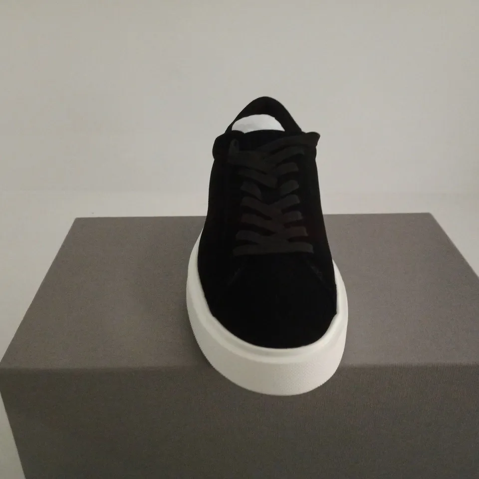 LEGEND BLACK TRAINERS UK 9 BOXED