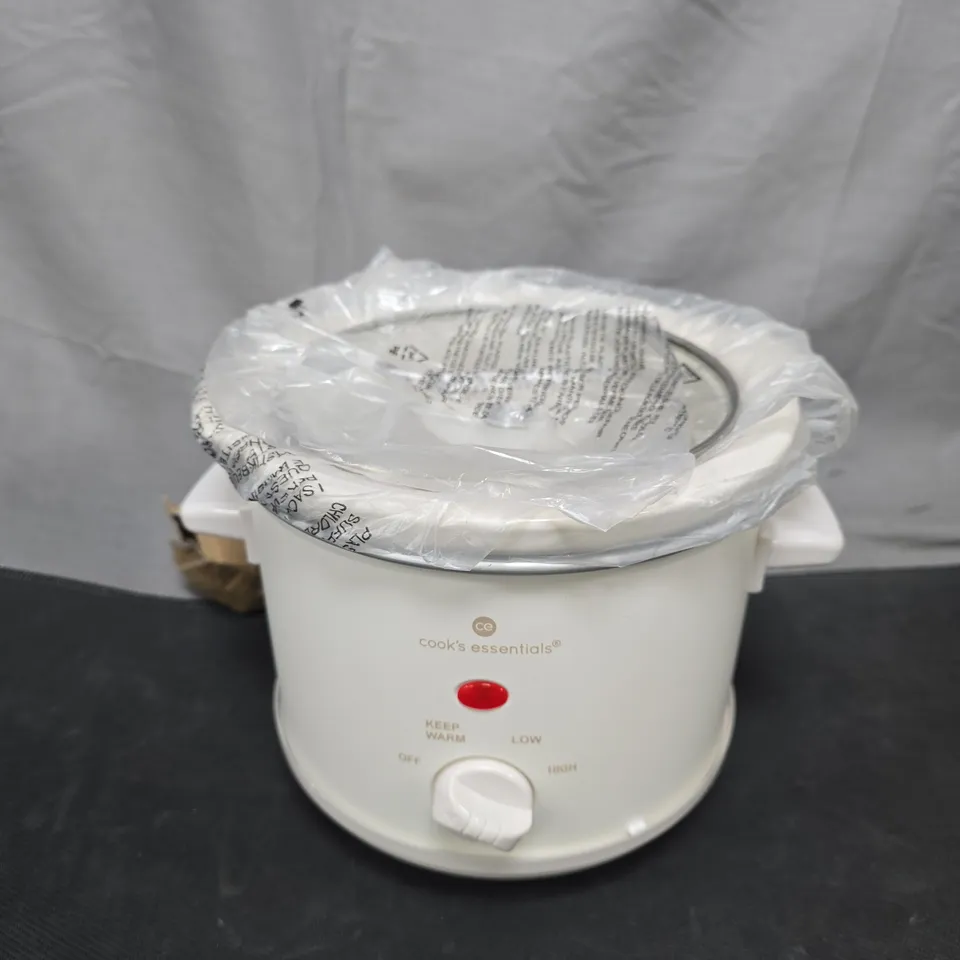 COOK'S ESSENTIALS SLOW COOKER – WHITE