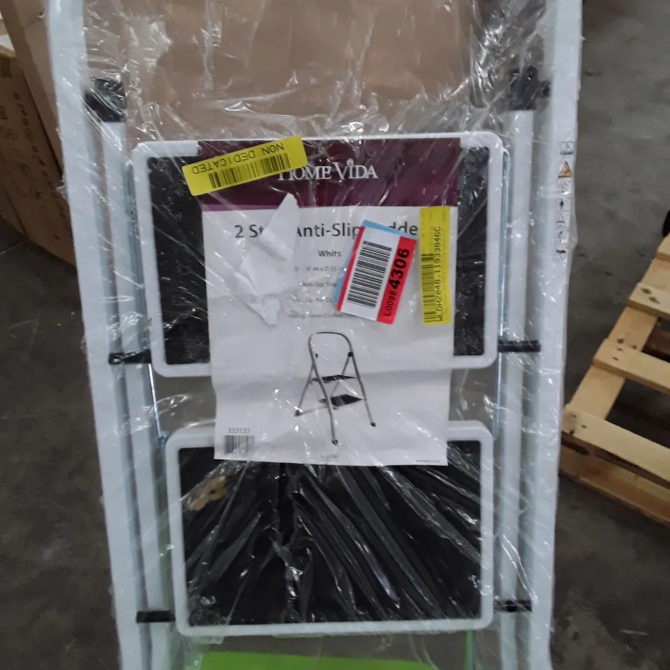 2 STEP STEEL PORTABLE FOLDING LADDERS 