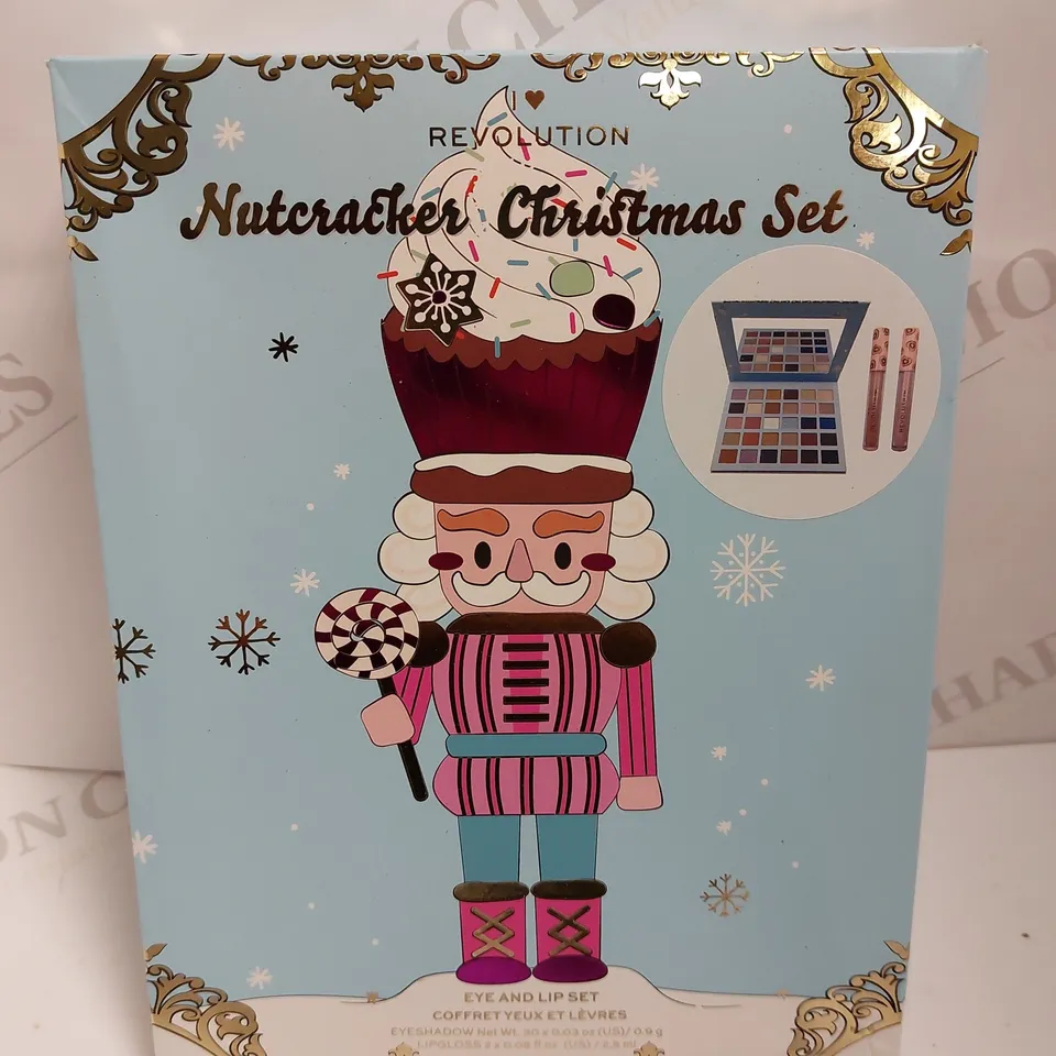 REVOLUTION `NUTCRACKER CHRISTMAS SET` EYE AND LIP SET