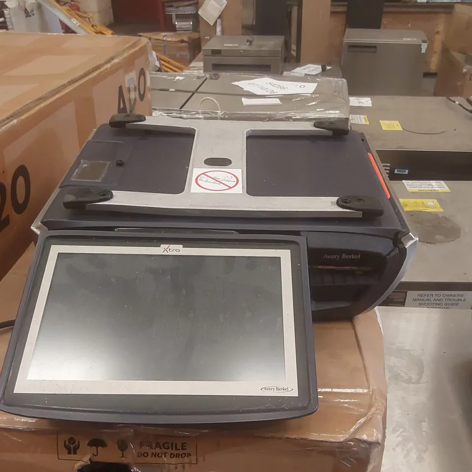 AVERY BERKEL XTRA COMMERCIAL SCALE