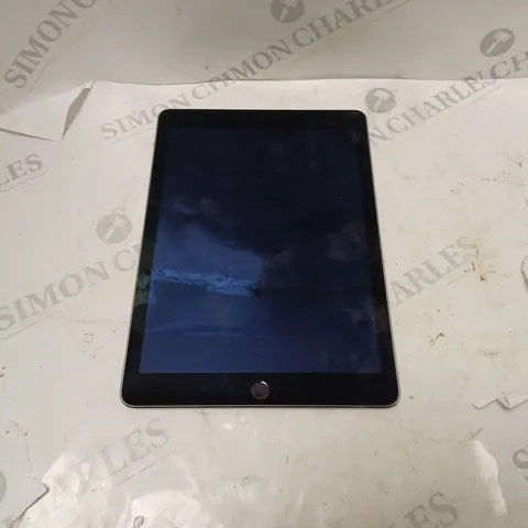 APPLE IPAD IN SILVER MODEL A1567