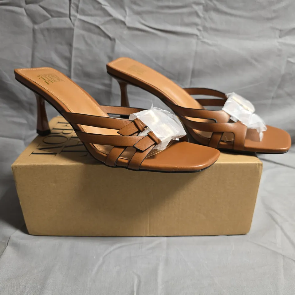 BOXED PAIR OF WHERE'S THAT FROM OPEN TOE SANDALS IN TAN SIZE UK 6