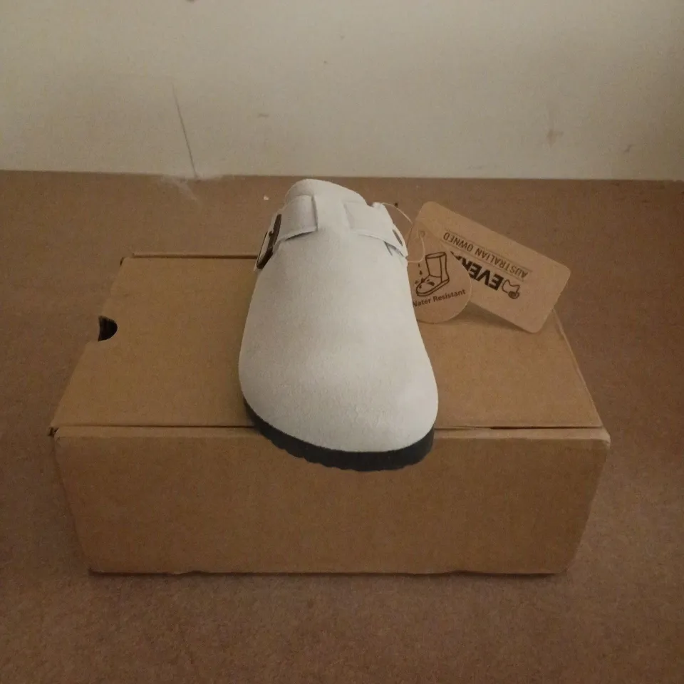 BOXED PAIR OF EVERAU PINTAI SHOES IN TAUPE SUEDE - EU 37