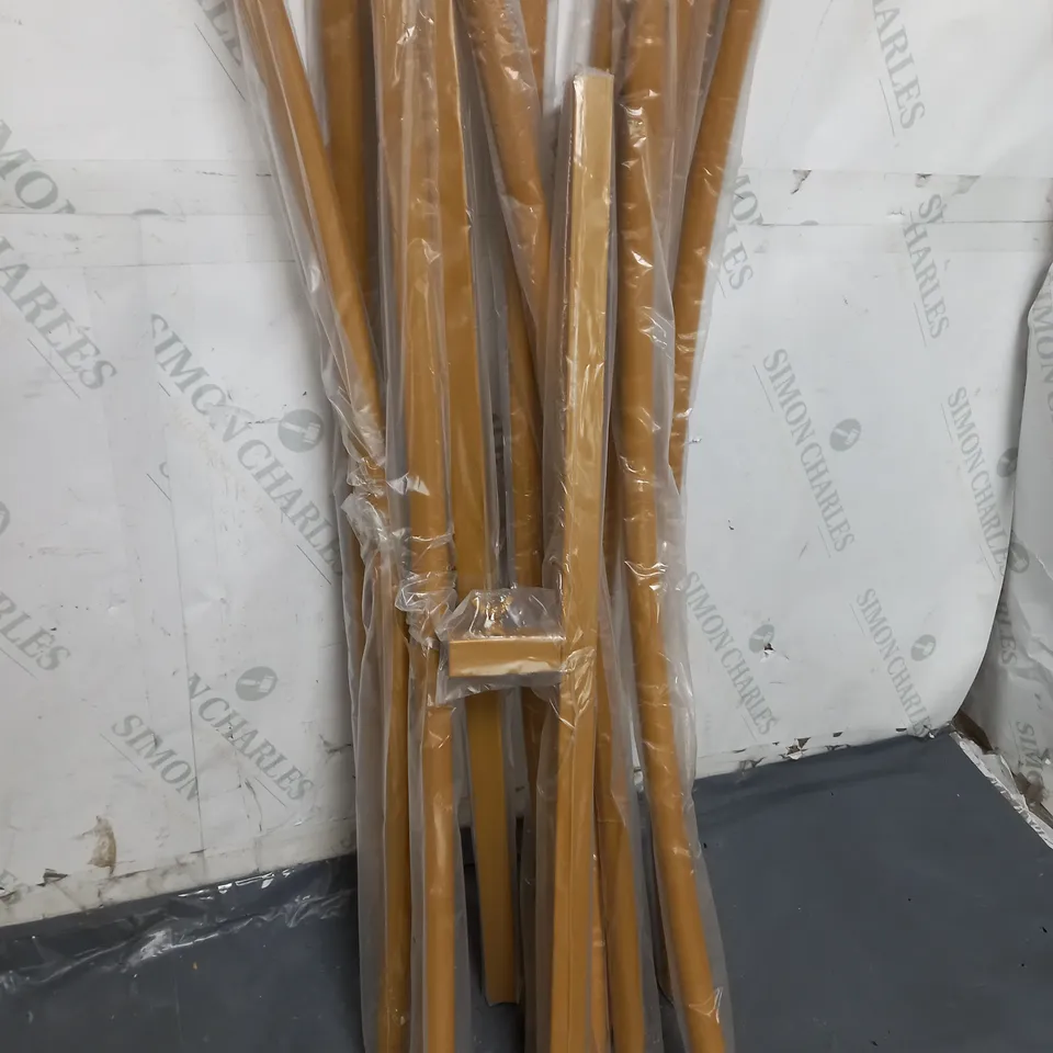 BOXED METAL ARCH 