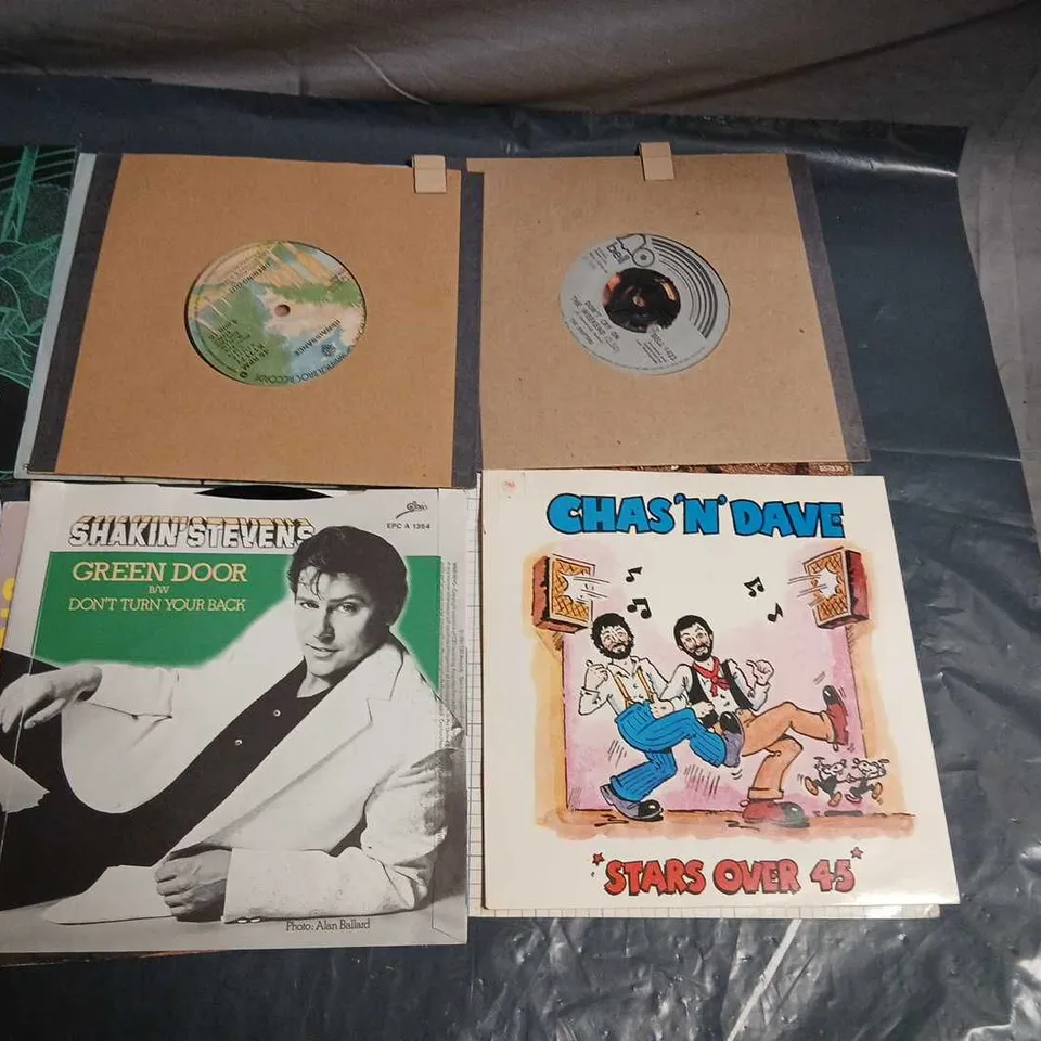SET OF APPROX 10 VINYL'S TO INCLUDE - ELVIS PRESSLEY, SHAKIN STEVENS, CHAS N DAVE AND KRISS KROSS