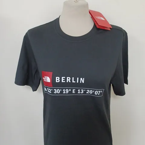 THE NORTH FACE BERLIN T-SHIRT IN BLACK SIZE XS