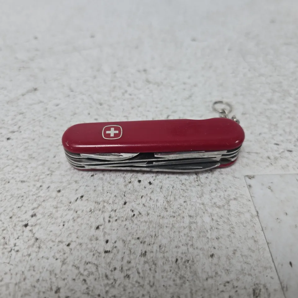 SWISS ARMY KNIFE – RED POCKET MULTI-TOOL WITH KEYRING