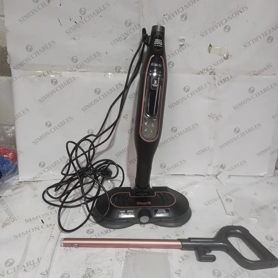 SHARK STEAM SCRUBBER WITH STEAM BLAST S7201