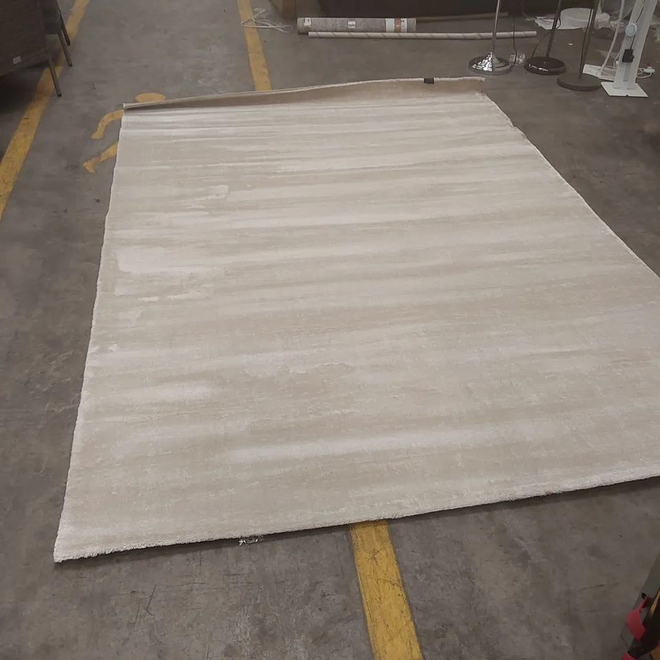 QUALITY DESIGNER AREA RUG - APPROXIMATELY 290 x 198cm